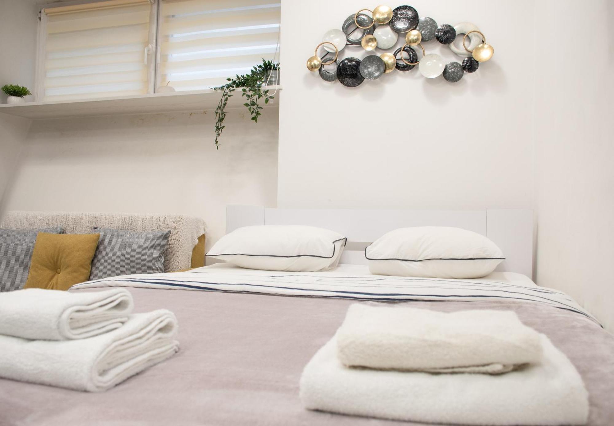 Apartment Eight Lamps 'n Floor Heating